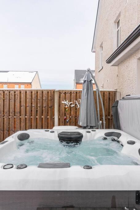 Dublin Jacuzzi Escape Daire Dış mekan fotoğraf